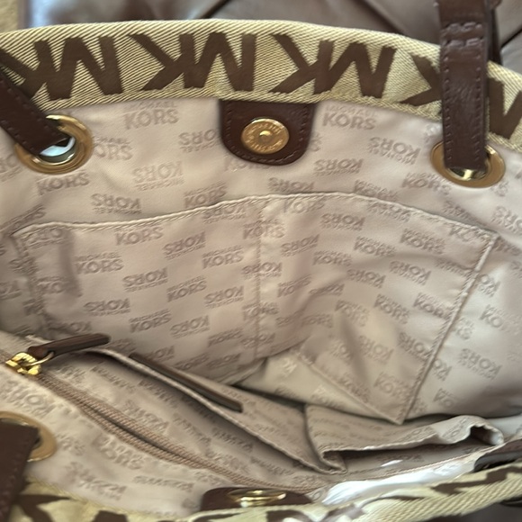 Michael Kors tote - Picture 4 of 6